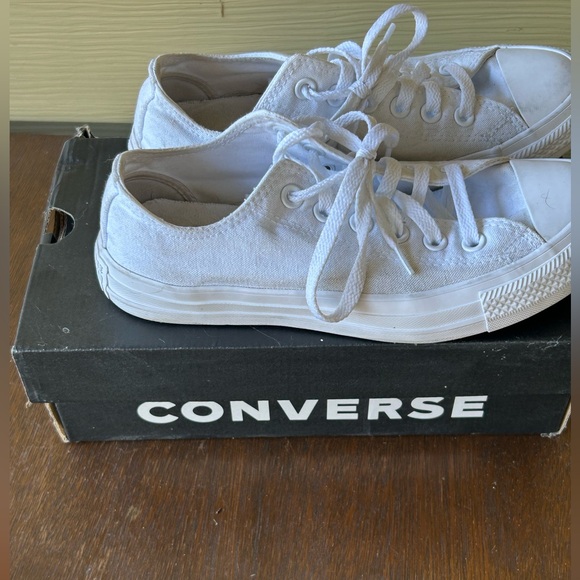 Converse - Picture 2 of 4